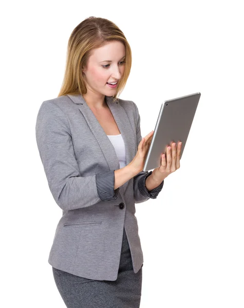 Caucasian businesswoman with tablet — Stock Photo, Image