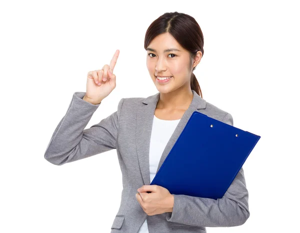 Asian businesswoman with clipboard — Stock Photo, Image