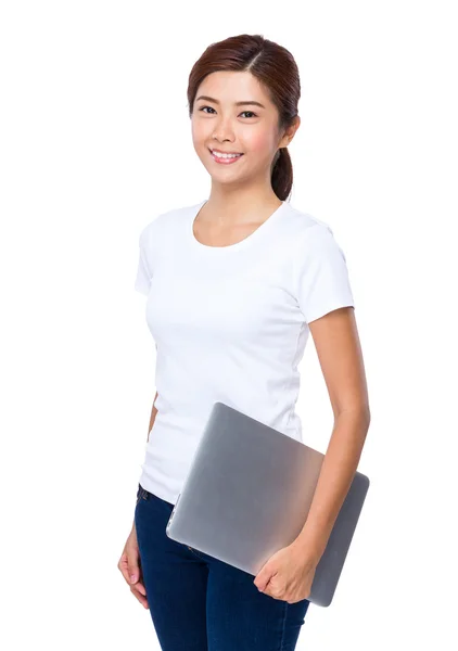 Mujer con ordenador portátil —  Fotos de Stock