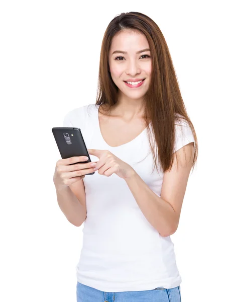 Woman using cell phone — Stock Photo, Image