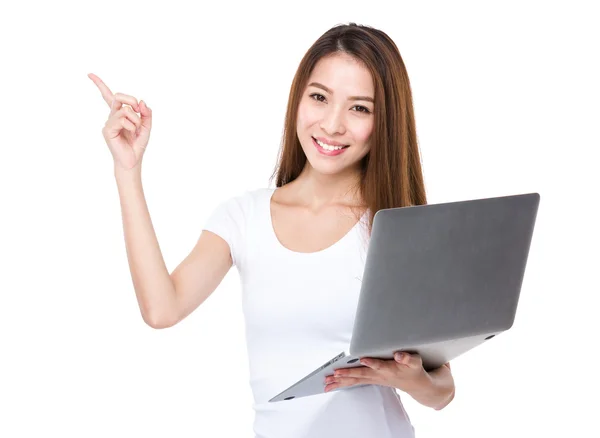 Woman with laptop and finger up — Stock Photo, Image