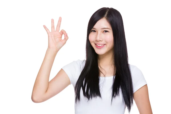 Woman with ok sign — Stock Photo, Image