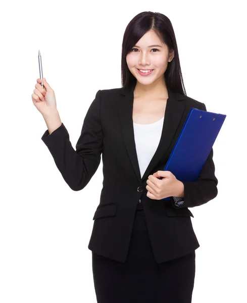 Asian businesswoman with clipboard — Stock Photo, Image