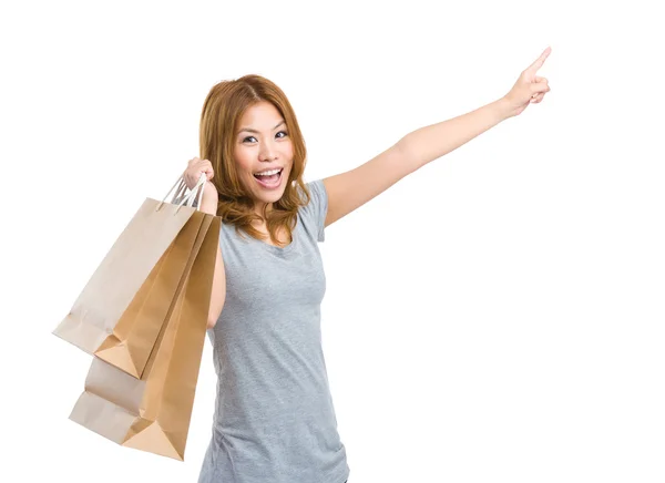 Asiatische Frau mit Einkaufstaschen — Stockfoto
