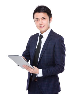 tablet ile genç işadamı