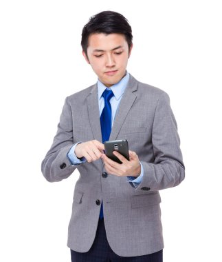 cep telefonu ile genç işadamı