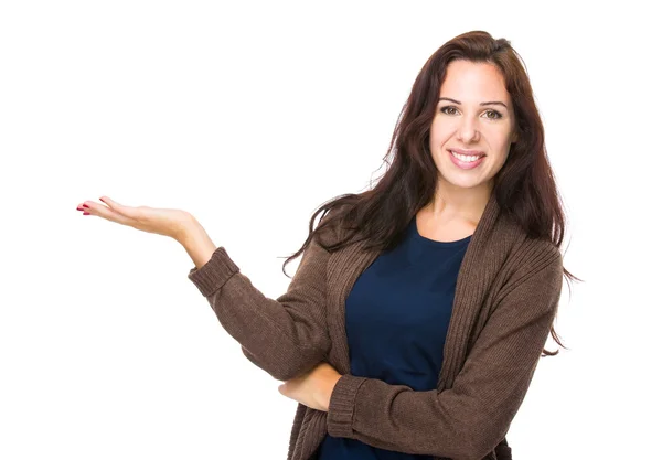 Kobieta podając rękę prezentacji — Zdjęcie stockowe