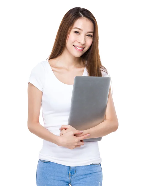 Young woman with laptop — Stock Photo, Image