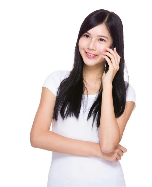 Ung kvinde med mobiltelefon - Stock-foto