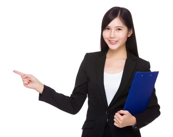 Young businesswoman with clipboard — Stock Photo, Image