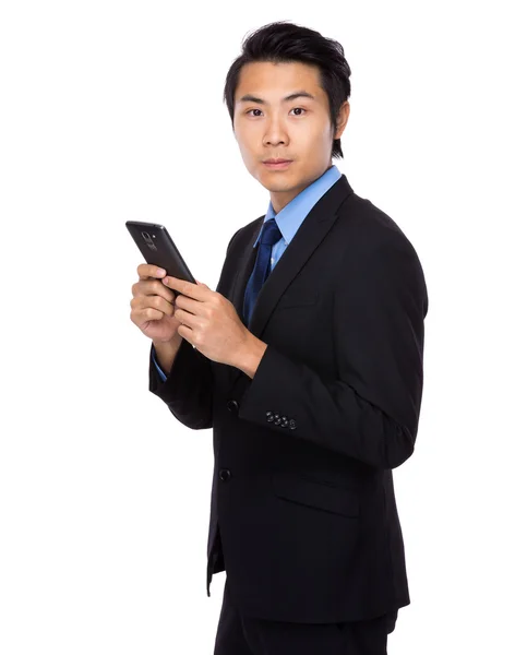 Joven Empresario con celular — Foto de Stock