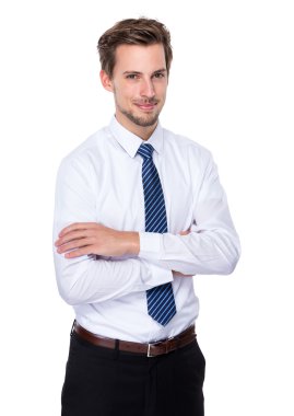 Kolları bağlı, kendinden emin bir iş adamı.