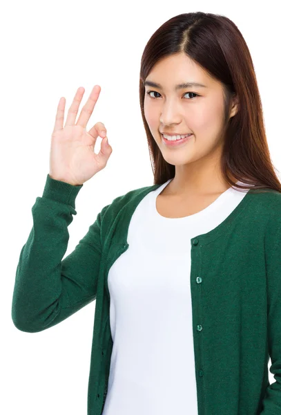 Woman with ok sign — Stock Photo, Image