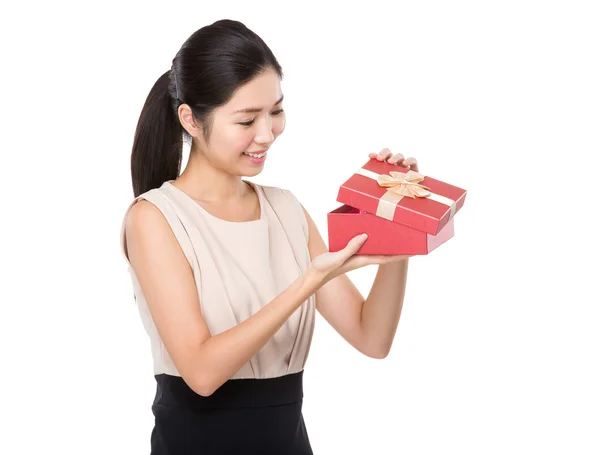 Woman with gift box — Stock Photo, Image