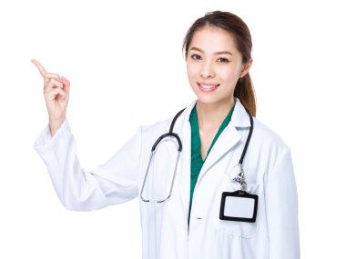 Doktor parmak noktası ile