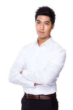 Kolları çapraz iş adamı