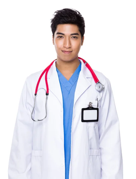 Guapo doctor con estetoscopio — Foto de Stock