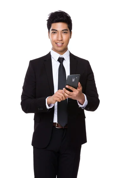 Hombre de negocios usando el teléfono móvil — Foto de Stock