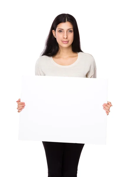 Mujer con pancarta blanca — Foto de Stock