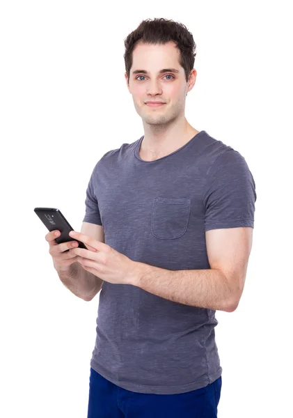 Hombre usando el teléfono celular — Foto de Stock