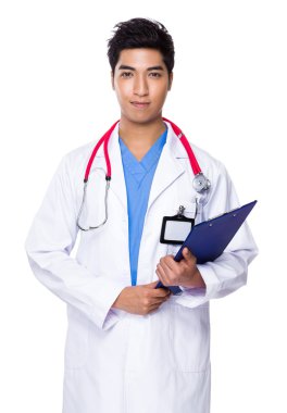 Pano ile erkek doktor