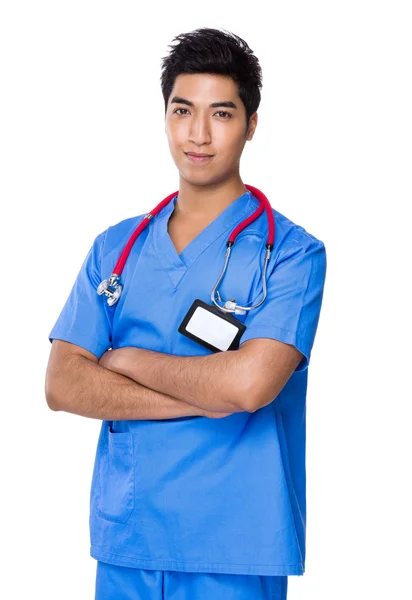 Mužské doktor s rukama zkříženýma — Stock fotografie