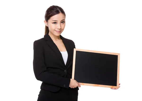 Bizneswoman z tablicy — Zdjęcie stockowe