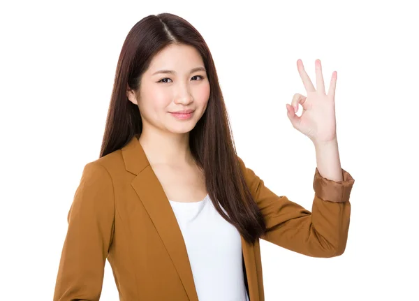 Woman with ok sign — Stock Photo, Image