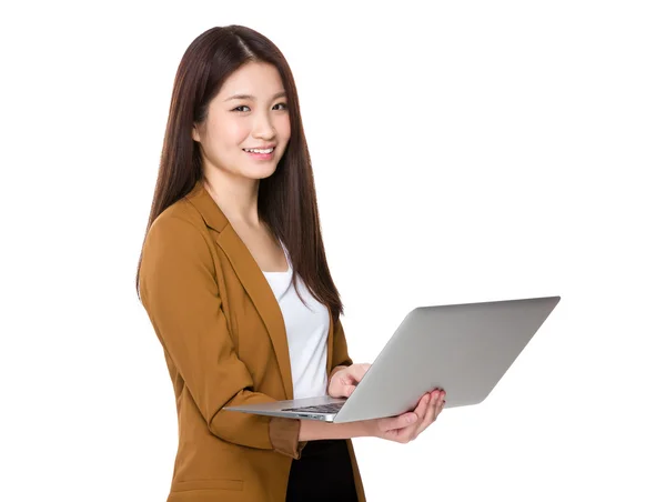 Woman with laptop computer — Stock Photo, Image