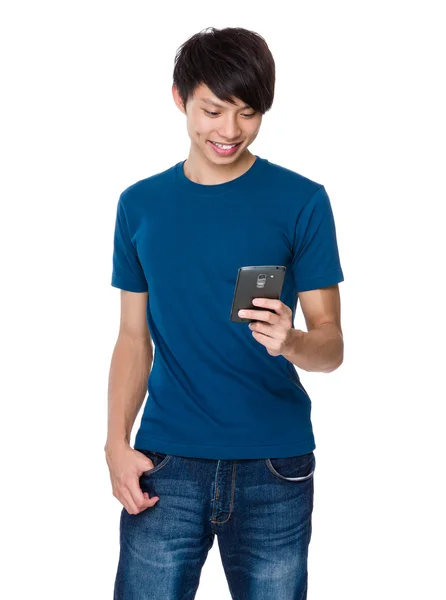 Man using mobile phone — Stock Photo, Image