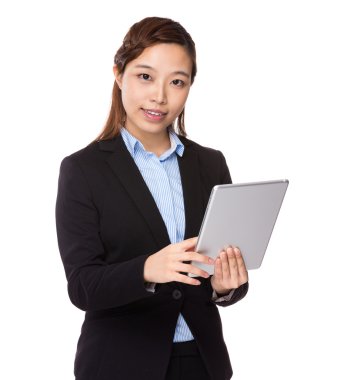 iş kadını tablet kullanımı
