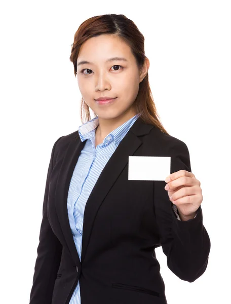 Podnikatelka držet s názvem kartou — Stock fotografie