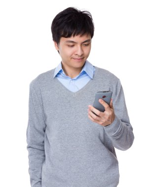 Cep telefonu kullanan iş adamı