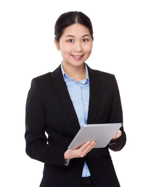 Mulher de negócios com tablet — Fotografia de Stock