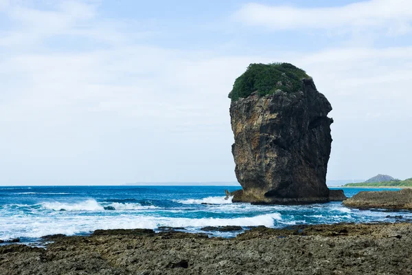 Felsige Küste in kenting — Stockfoto