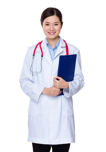 Medico femminile con appunti — Foto Stock