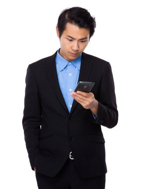 cep telefonu kullanarak iş adamı