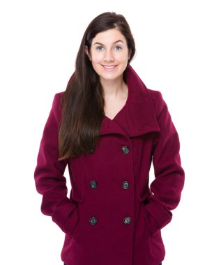 Elleri ceplerinde kadınla