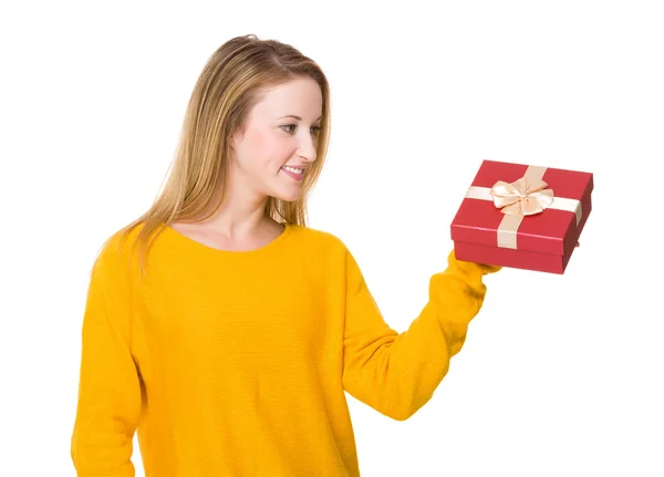 Woman with gift box — Stock Photo, Image