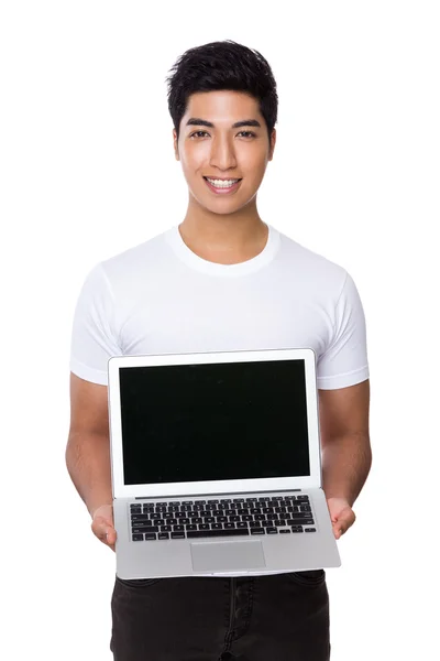 Uomo con laptop — Foto Stock