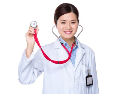 Asyalı kadın doktor