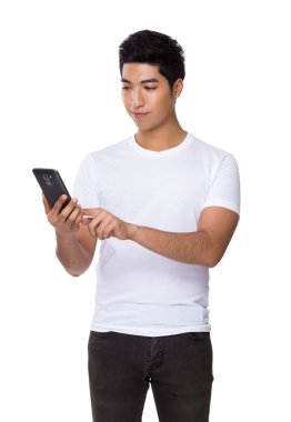 Cep telefonu olan adam.