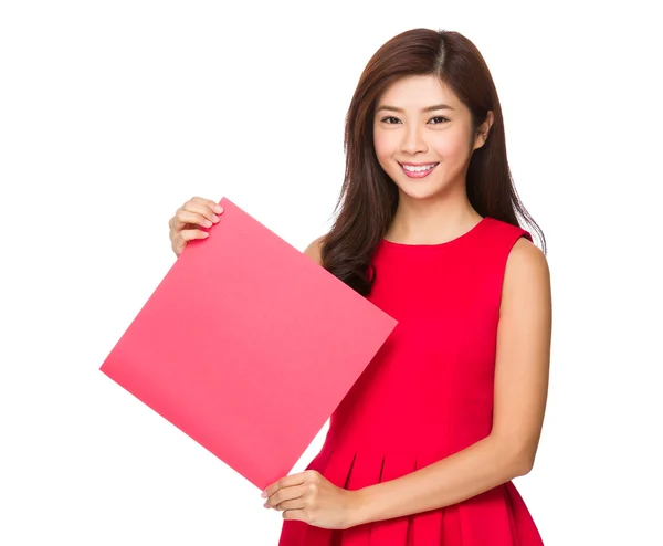 Mulher asiática em vestido vermelho — Fotografia de Stock