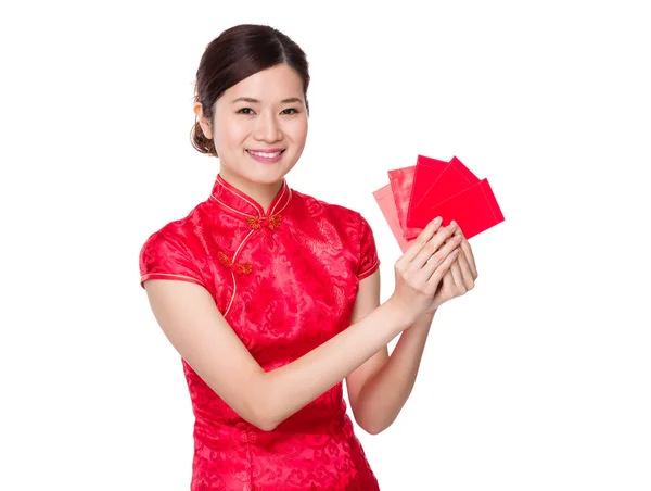 Chinese woman with lucky money — Stock Photo, Image