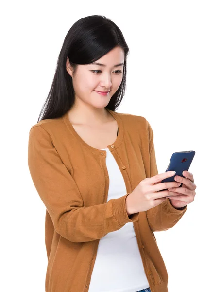 Woman with cellphone — Stock Photo, Image