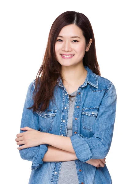 Asiatisk kvinna i jeans skjorta — Stockfoto