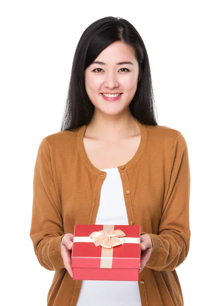 Azjatycki dama w brązowy sweter — Zdjęcie stockowe
