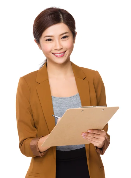 Mujer de negocios asiática en chaqueta marrón — Foto de Stock