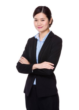 Siyah elbiseli Asya iş kadını