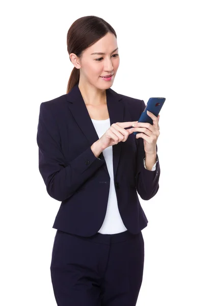 Mulher de negócios asiática em terno preto — Fotografia de Stock